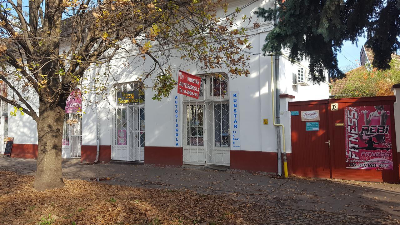 Hangulat Vendeghaz Apartmanok Oroshaza Bagian luar foto