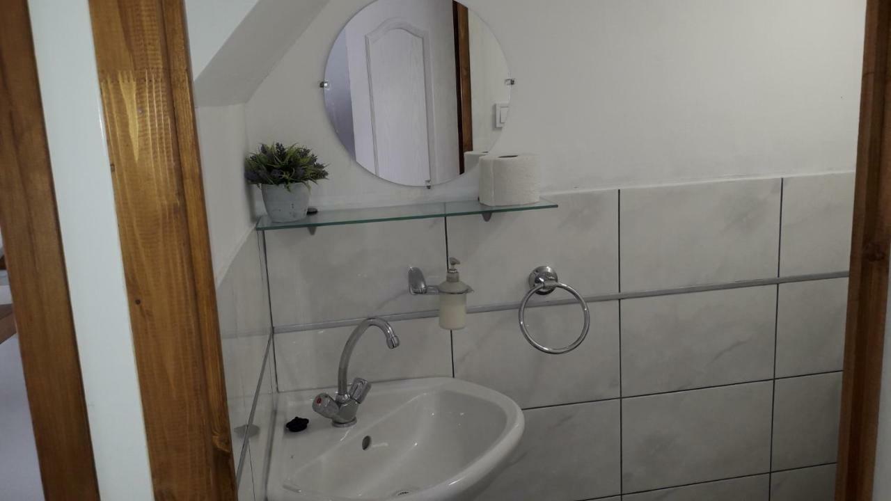 Hangulat Vendeghaz Apartmanok Oroshaza Bagian luar foto