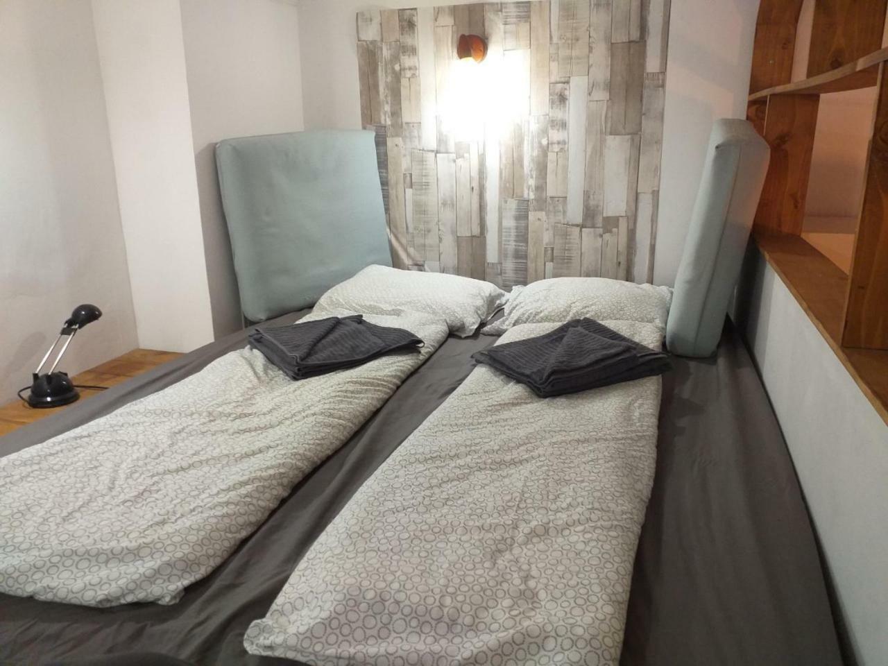 Hangulat Vendeghaz Apartmanok Oroshaza Bagian luar foto